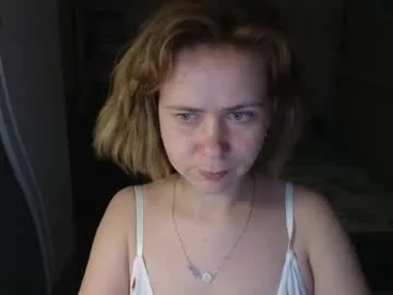 chloe_roo live stage