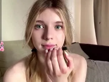 chloe_show live stage