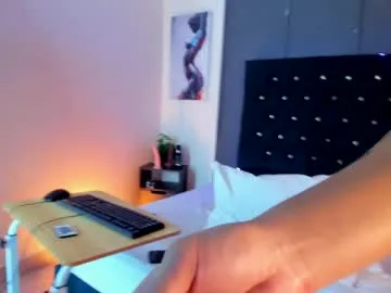 chloe_sterling live stage
