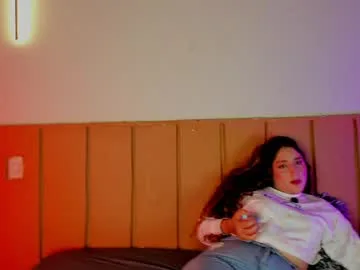 chloemonet_ live stage