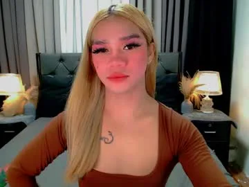 crytastal_lust1212 live stage