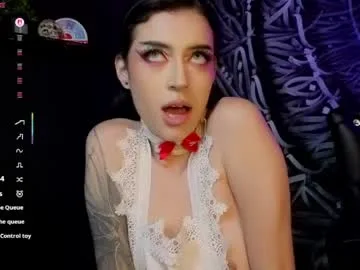 dahlia_darkwood live stage