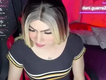 dani_lovet1 live stage