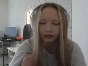 deeannnye live stage