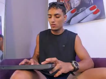 dennis_kinsey live act