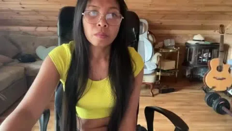 Live thumbnail for devinebabe14