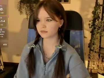 elainebeness live stage