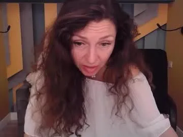 ellalongs live stage