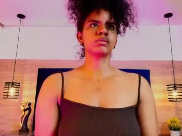 elliee_alves live stage