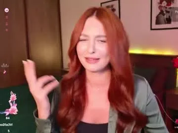 ellypeach live stage