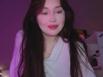 elusive_mia live stage