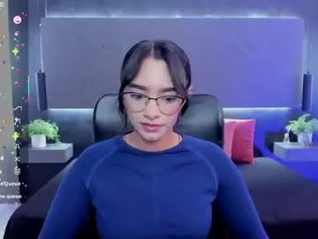 emelyy_jones live stage