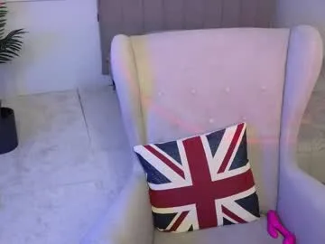 emily__hamilton live stage