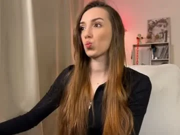 emily_w0w_ live stage