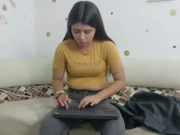 emilyblosom_y_miarose live stage