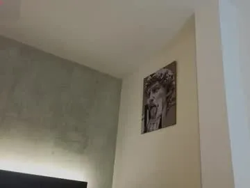 emmi_collins live stage