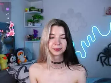 emmie_everly live stage