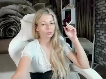 eva_melow live stage