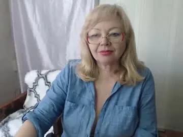evelynloveshy live stage