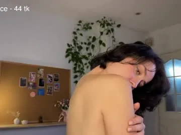 flaming_hotty live stage