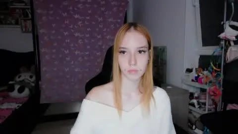 Live thumbnail for foxsonya