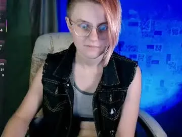 freya_kiss_ live stage