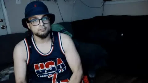 Live-Vorschaubild von g__host