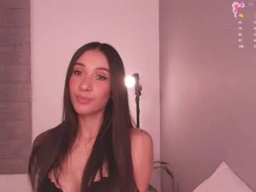 gorgeous_brunette live stage