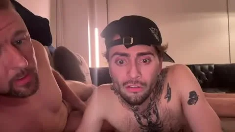 Live-Vorschaubild von hawkestarr