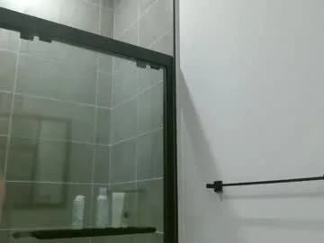 hazel_skye live stage
