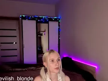 hitchcocianblonde_ live stage