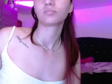 holy_julii live stage
