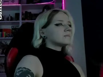 holy_mistresss live stage
