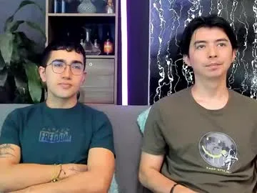 horny_twinks_guys live stage