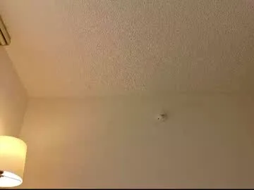 ivonnybonita_ live stage