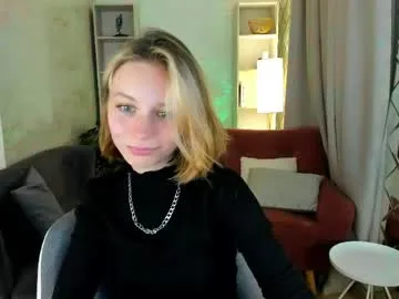 ivy_blare live stage