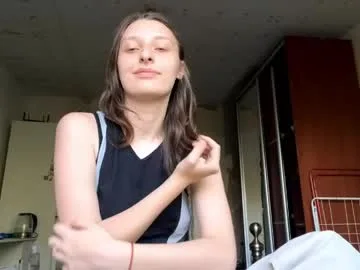 jenevaprattis live stage