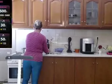 jennadeluxe live stage