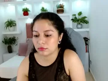 karina_hill live stage