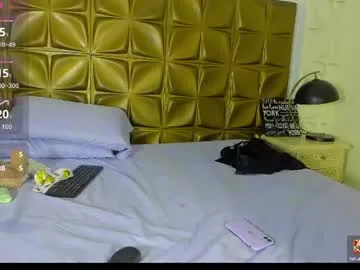 karolayrose live stage
