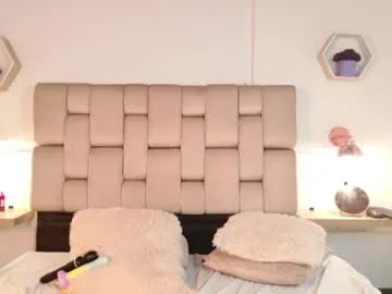 katia_moree live stage