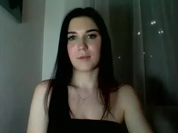 katie_foxi live stage