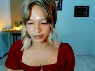 kendra_lunaxx live stage