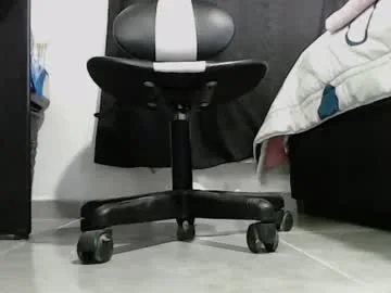 keylie_saenz28 live stage