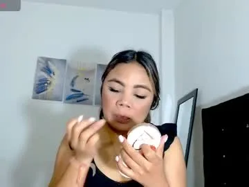 kylie_loveee live stage