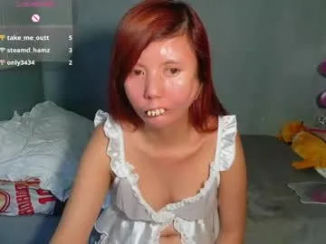 lady_moan live stage