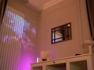 lady_nicolett live stage