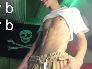 latinskinny_ live stage