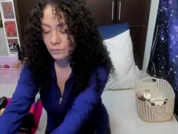 laura_anal_ live stage