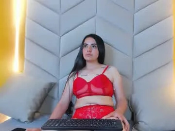 lauraura2 live stage